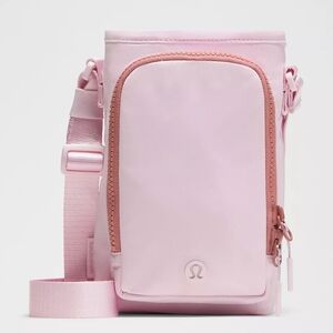 *NWT* LULULEMON Water Bottle Crossbody 2L - Blissful Pink/Palm Deco